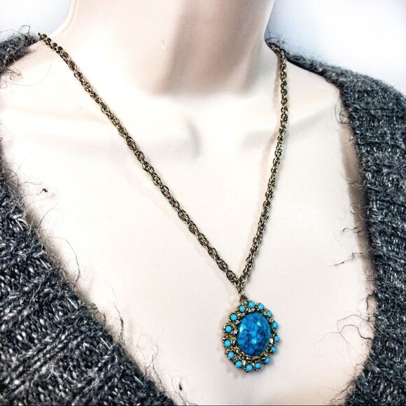 Faux Turquoise Pendant Silvertone Chain Necklace - Picture 4 of 7